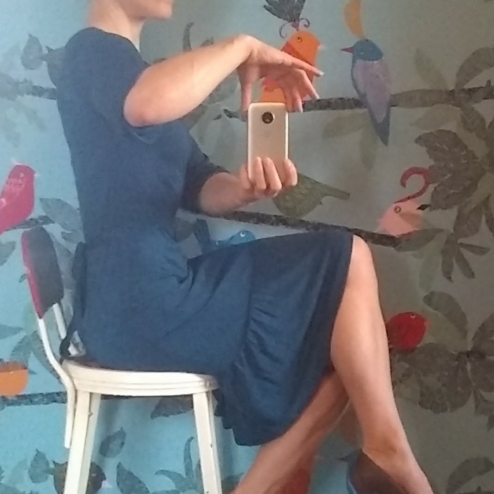 Beautiful blue jersey midi dress with ruffle hem